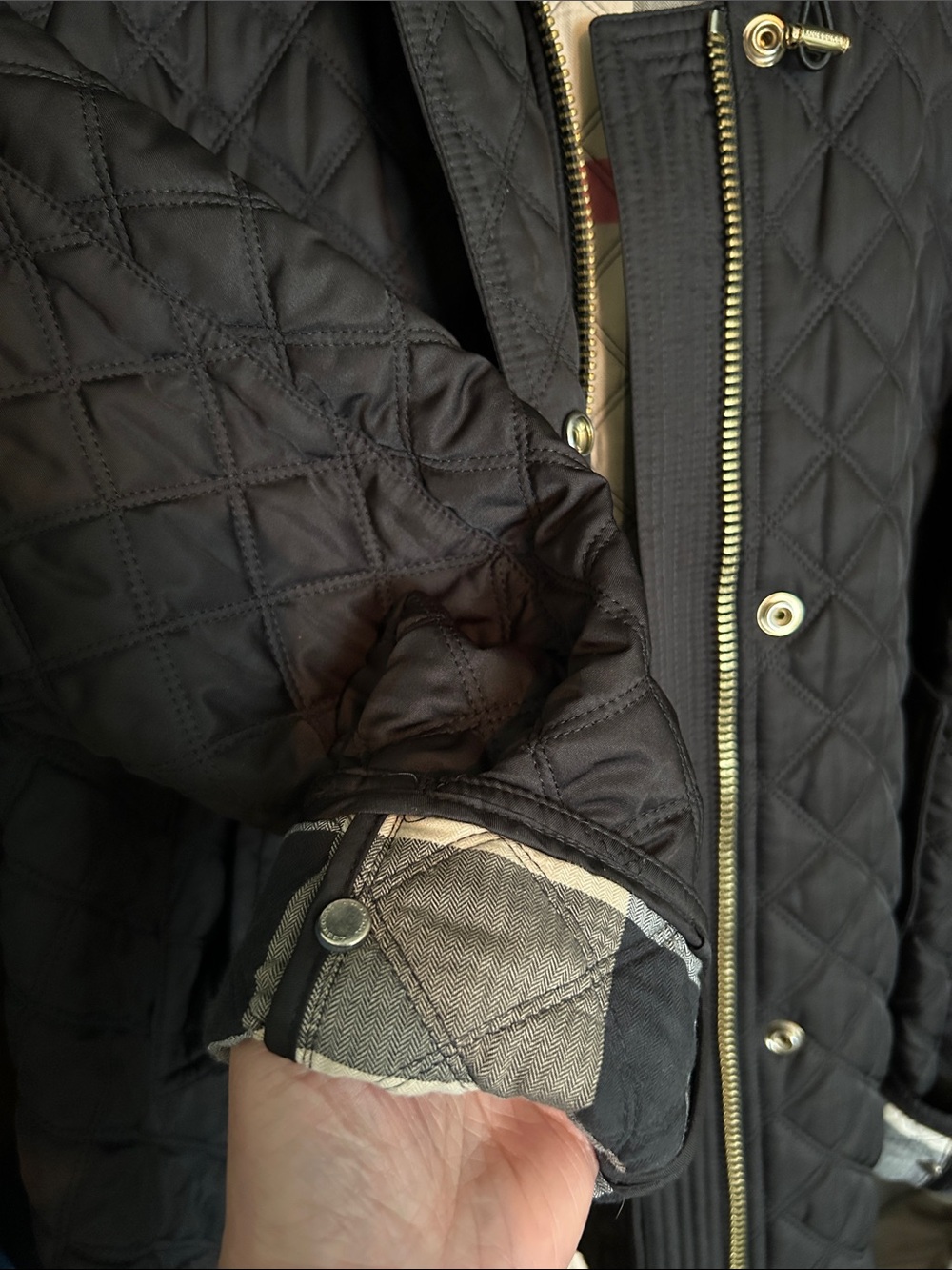 Burberry Black Quilted Hooded Jacket - Picture 14 of 15